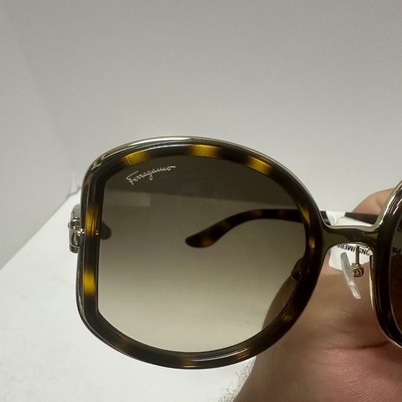Salvatore Ferragamo Tortoise / Brown Gradient 52mm Ladies Sunglasses SF719S 238 - Picture 4 of 6